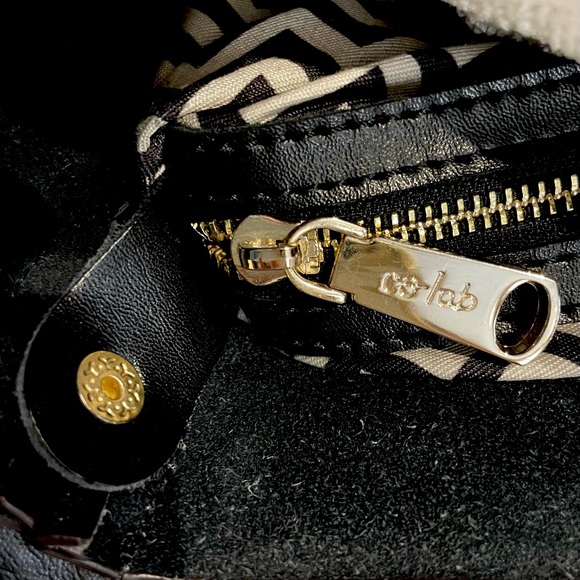 Co-Lab Black Leather Tote w/Adjustable Buckle Strap and Detachable Pouch & Scarf - Picture 10 of 10